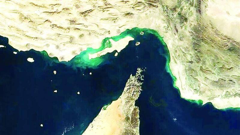 طمأنة للأسواق.. إيران تعلن فتح المرور الكامل أمام السفن التجارية عبر مضيق هرمز